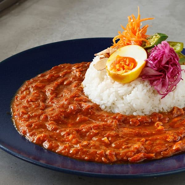 完熟トマトの鶏ひき肉カレー(+アボカド&ヨーグルト)